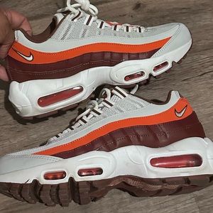 White, burgundy & orange Air max 95 like new 7Y